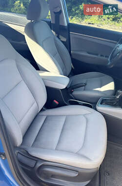 Седан Hyundai Elantra 2016 в 