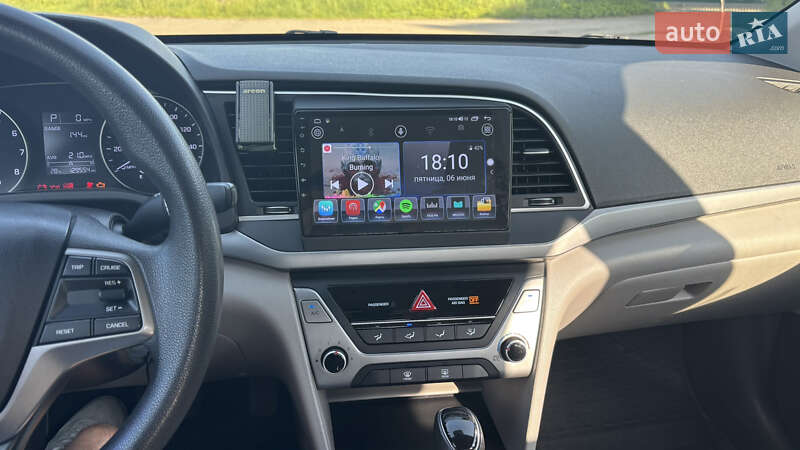 Седан Hyundai Elantra 2016 в Полтаве