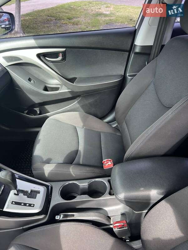 Седан Hyundai Elantra 2011 в Полтаве