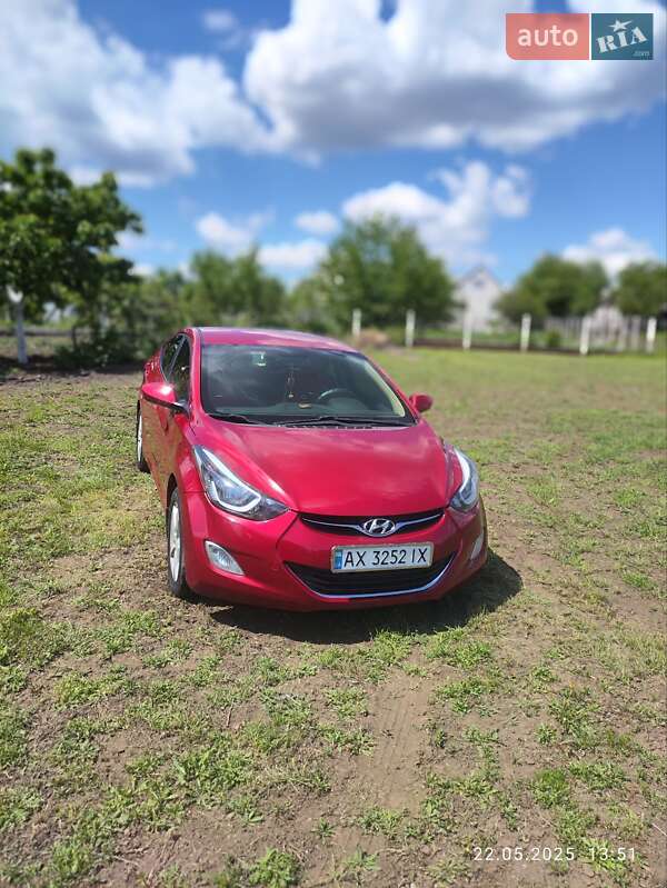 Hyundai Elantra 2012