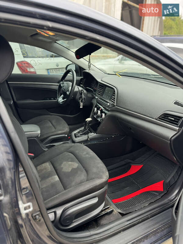 Седан Hyundai Elantra 2020 в Киеве