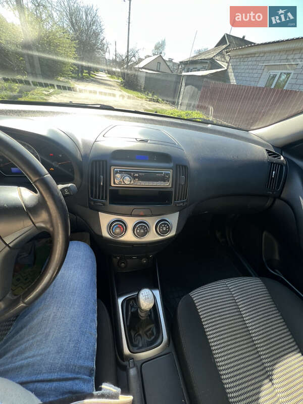 Седан Hyundai Elantra 2010 в Черкассах