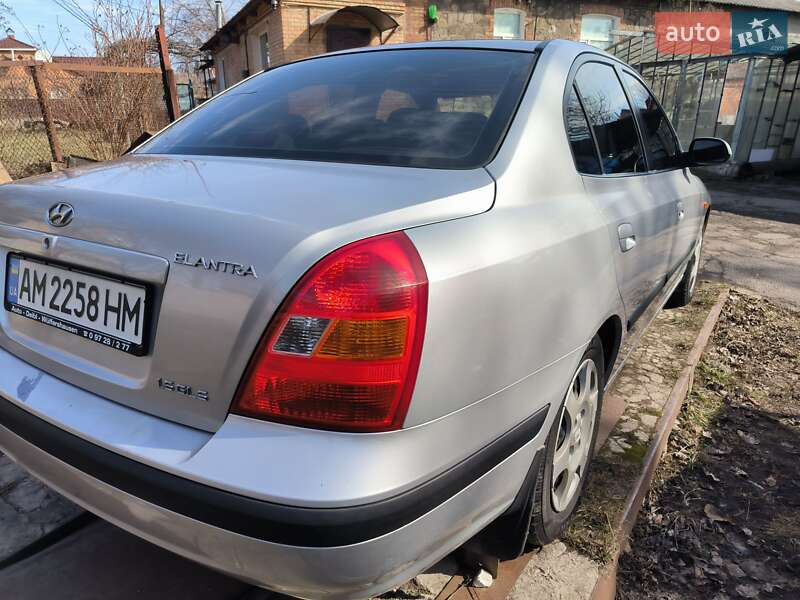 Седан Hyundai Elantra 2003 в Бердичеве