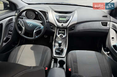 Седан Hyundai Elantra 2012 в 