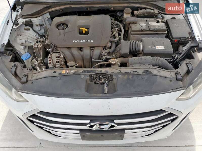 Седан Hyundai Elantra 2018 в Львове