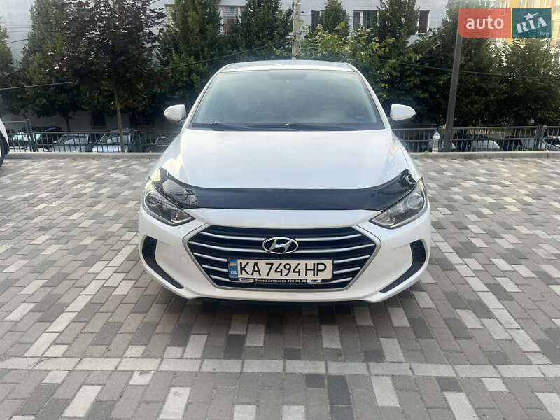Седан Hyundai Elantra 2017 в Киеве