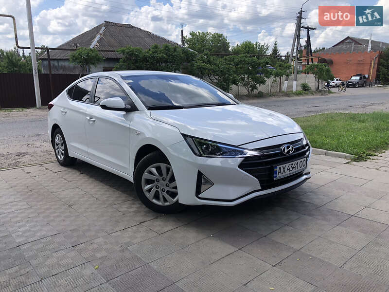 Седан Hyundai Elantra 2020 в 