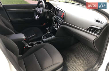 Седан Hyundai Elantra 2020 в 