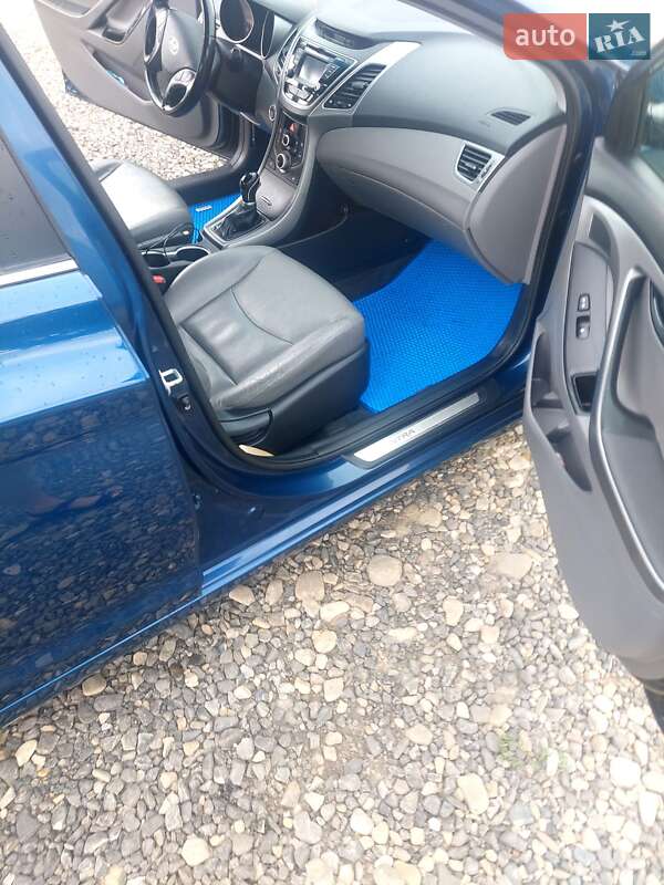 Седан Hyundai Elantra 2014 в Косові