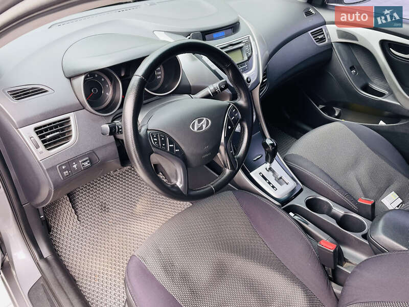 Седан Hyundai Elantra 2011 в Виннице