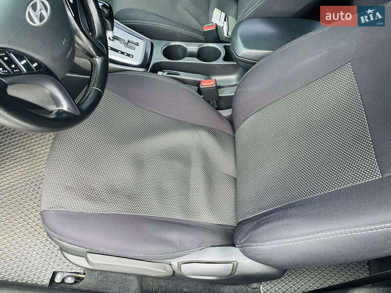 Седан Hyundai Elantra 2011 в Виннице