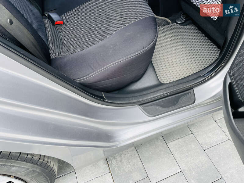 Седан Hyundai Elantra 2011 в Виннице
