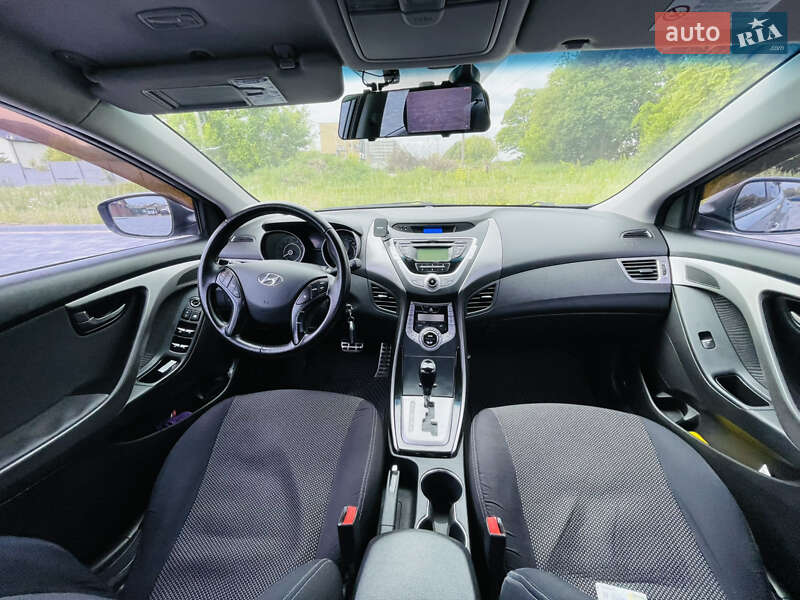 Седан Hyundai Elantra 2011 в Виннице