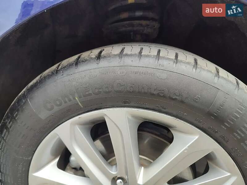 Седан Hyundai Elantra 2014 в Сумах
