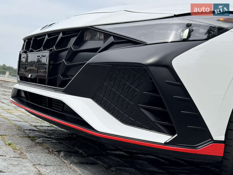 Седан Hyundai Elantra 2023 в Киеве