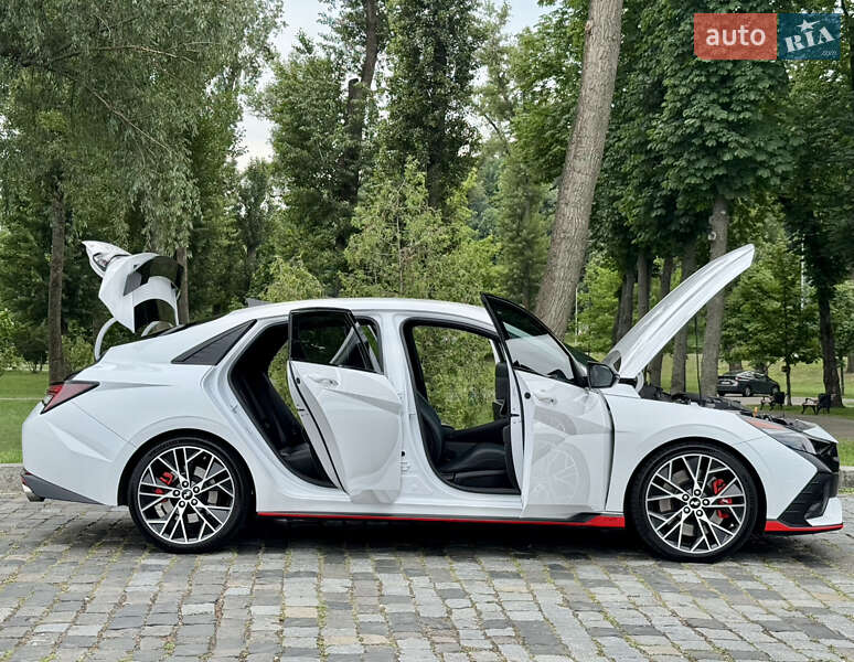 Седан Hyundai Elantra 2023 в Киеве