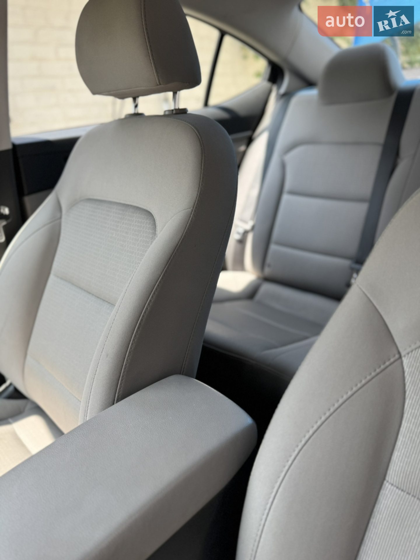 2017 Hyundai Elantra - мініатюра 14