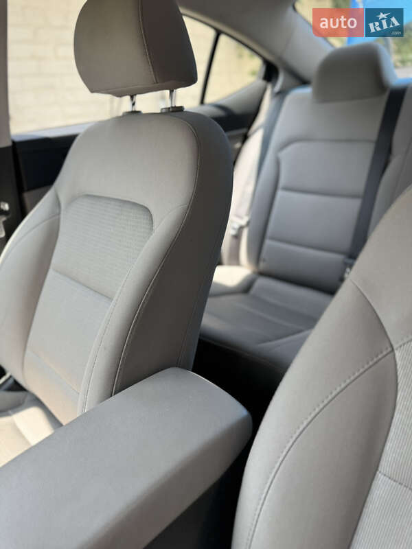 Седан Hyundai Elantra 2017 в Кропивницькому