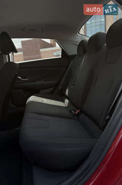 Седан Hyundai Elantra 2021 в 