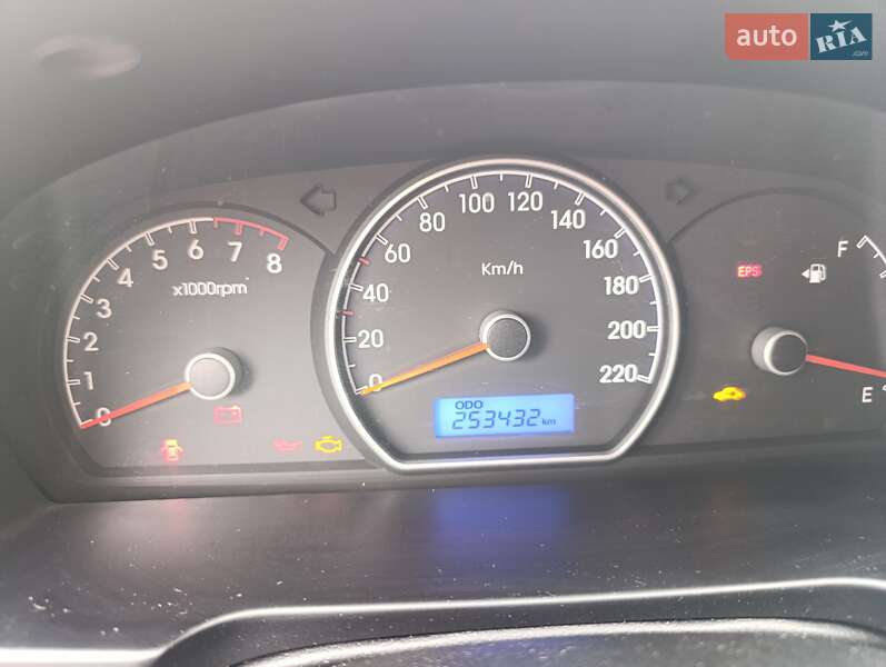 Седан Hyundai Elantra 2010 в Києві