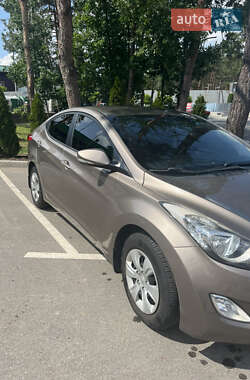 Седан Hyundai Elantra 2011 в 