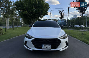 Седан Hyundai Elantra 2018 в Днепре