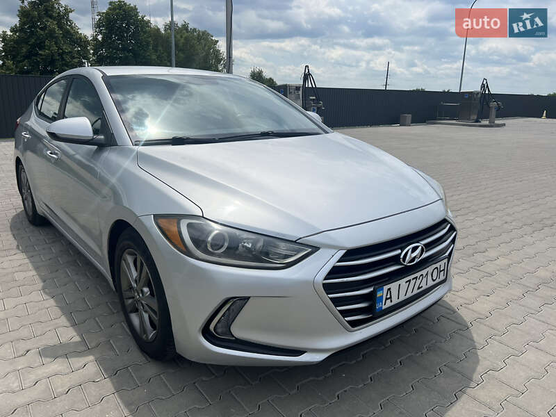 Седан Hyundai Elantra 2016 в Києві