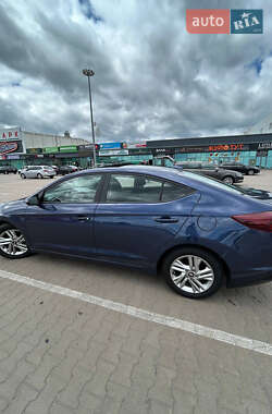Седан Hyundai Elantra 2019 в 