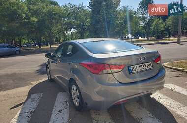 Седан Hyundai Elantra 2012 в 