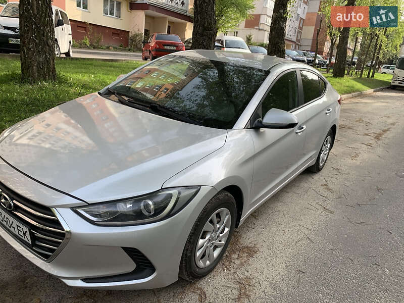 Седан Hyundai Elantra 2016 в Тернополе