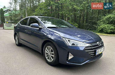 Седан Hyundai Elantra 2019 в 