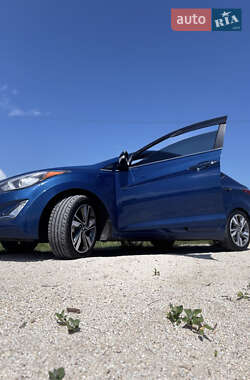 Седан Hyundai Elantra 2015 в Николаеве