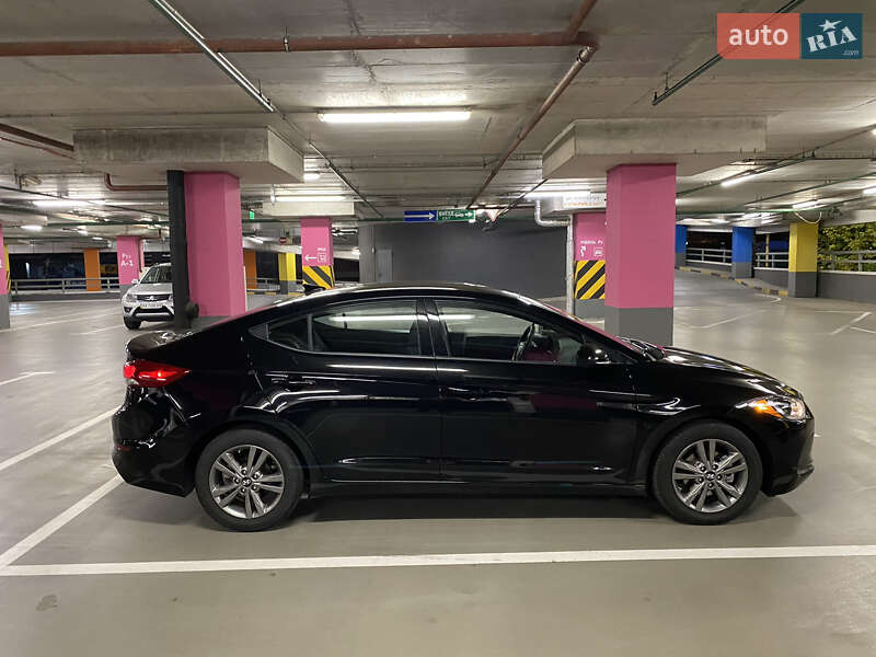 Седан Hyundai Elantra 2017 в Києві