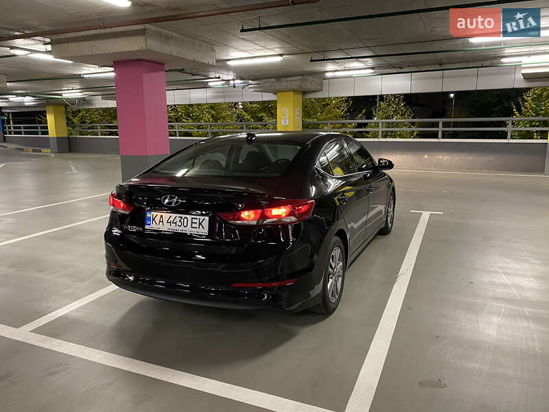 Седан Hyundai Elantra 2017 в Києві