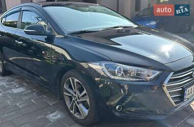 Седан Hyundai Elantra 2016 в Киеве