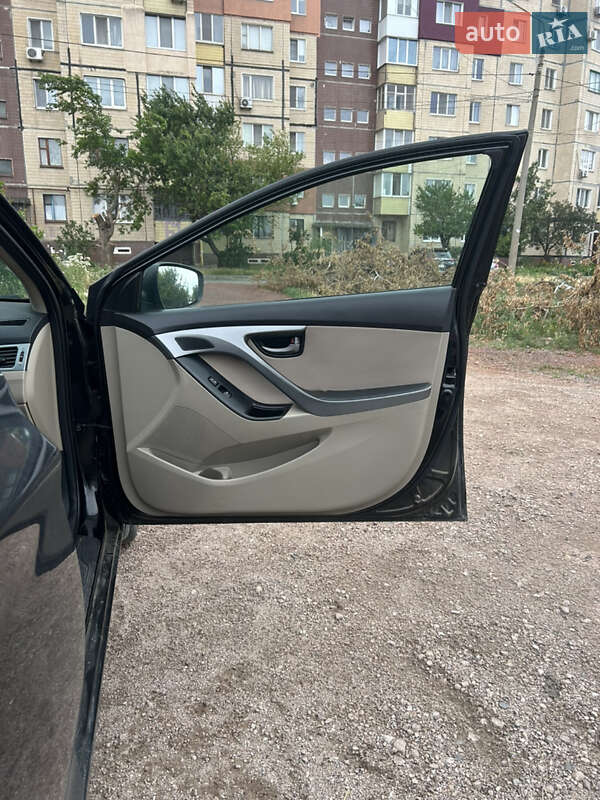 Седан Hyundai Elantra 2013 в Кривом Роге фото 28 Седан Hyundai Elantra 2013 в Кривом Роге