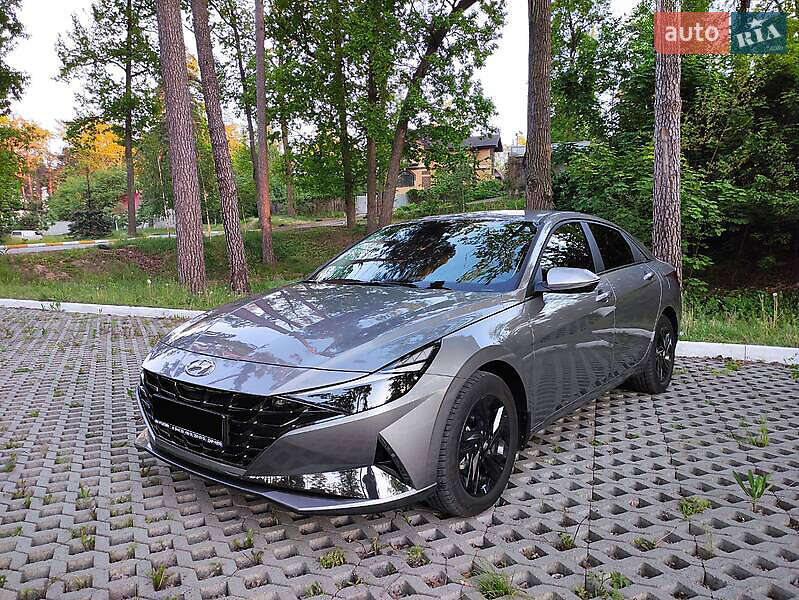 Hyundai Elantra 2021