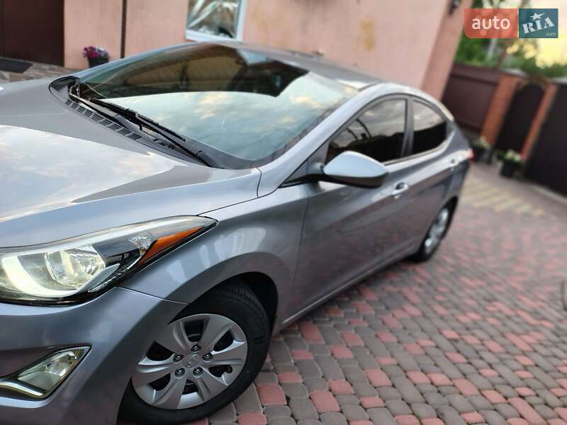 Седан Hyundai Elantra 2015 в Кропивницком
