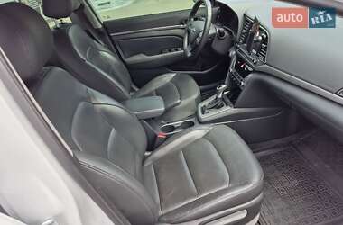 Седан Hyundai Elantra 2016 в 