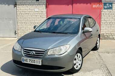 Седан Hyundai Elantra 2010 в Новомосковську