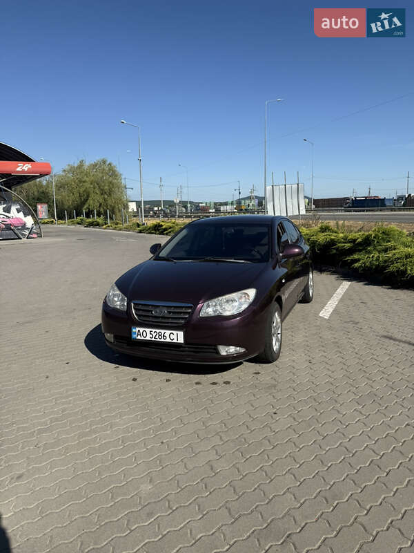 Седан Hyundai Elantra 2008 в Ужгороде