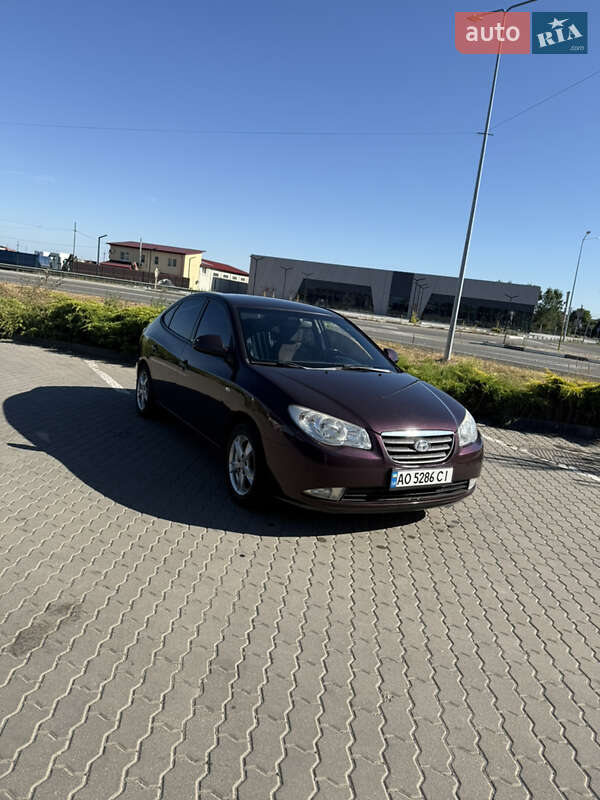 Седан Hyundai Elantra 2008 в Ужгороде