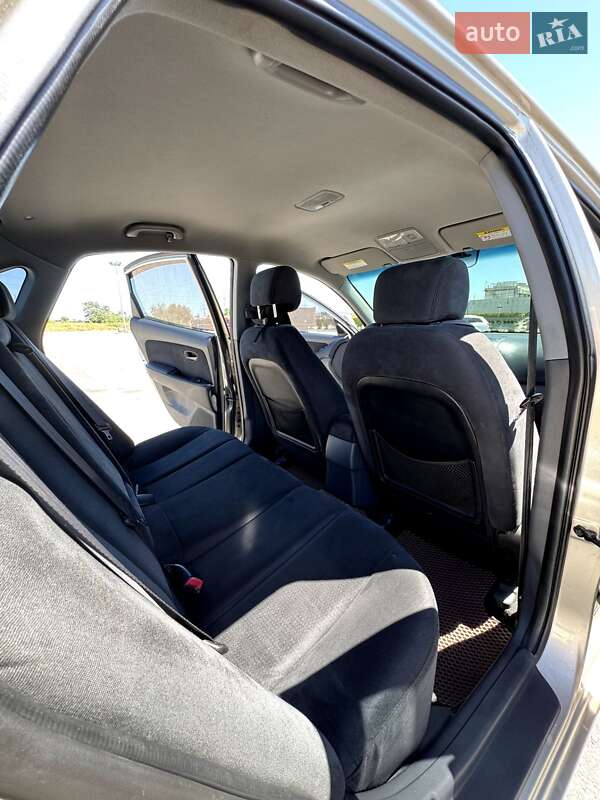 Седан Hyundai Elantra 2008 в Днепре