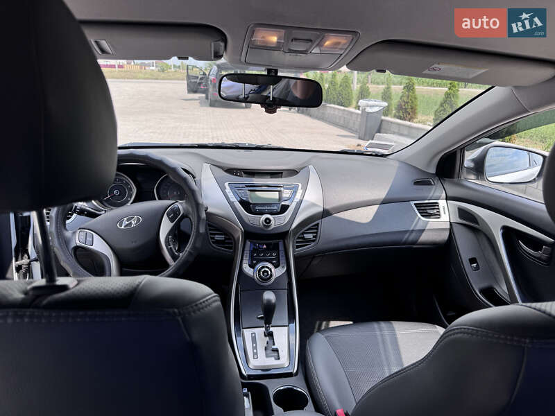 Седан Hyundai Elantra 2013 в Криничках