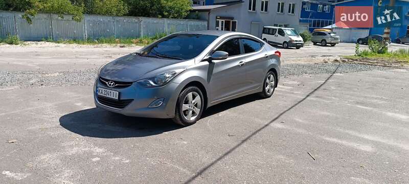 Hyundai Elantra 2012