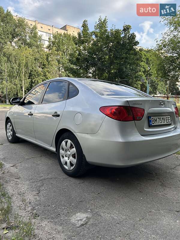 Седан Hyundai Elantra 2008 в Киеве