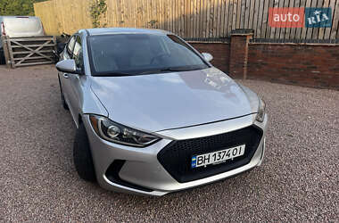 Седан Hyundai Elantra 2017 в 