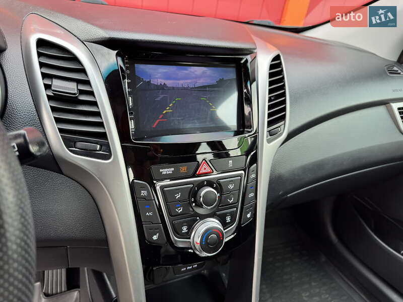 Хэтчбек Hyundai Elantra 2014 в Киеве