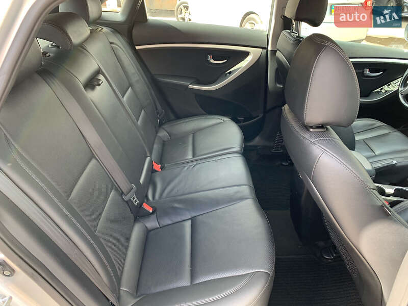 Хэтчбек Hyundai Elantra 2014 в Киеве