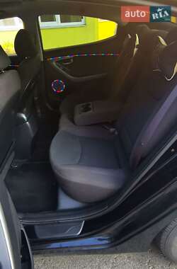 Седан Hyundai Elantra 2015 в 